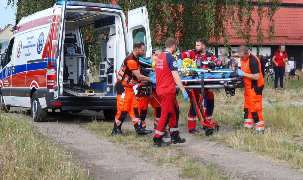Lądowanie śmigłowca LPR w Białogardzie - ciężko poparzone dziecko!