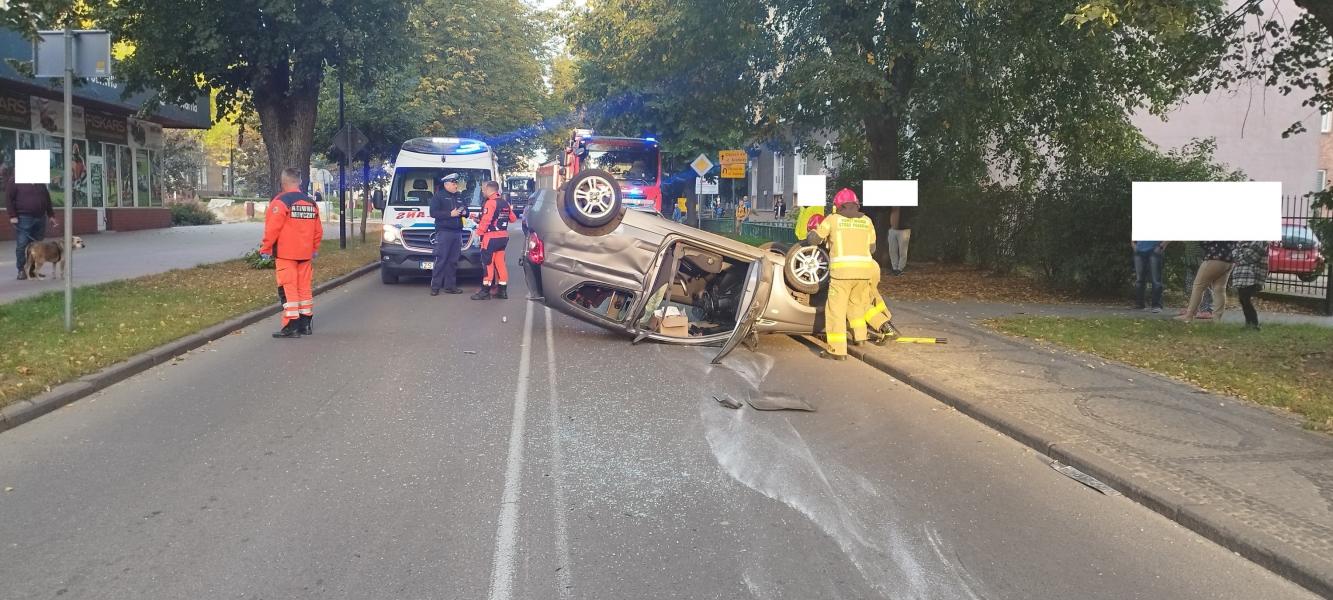 Zderzenie dwóch samochodów w Białogardzie na ul. Dworcowej