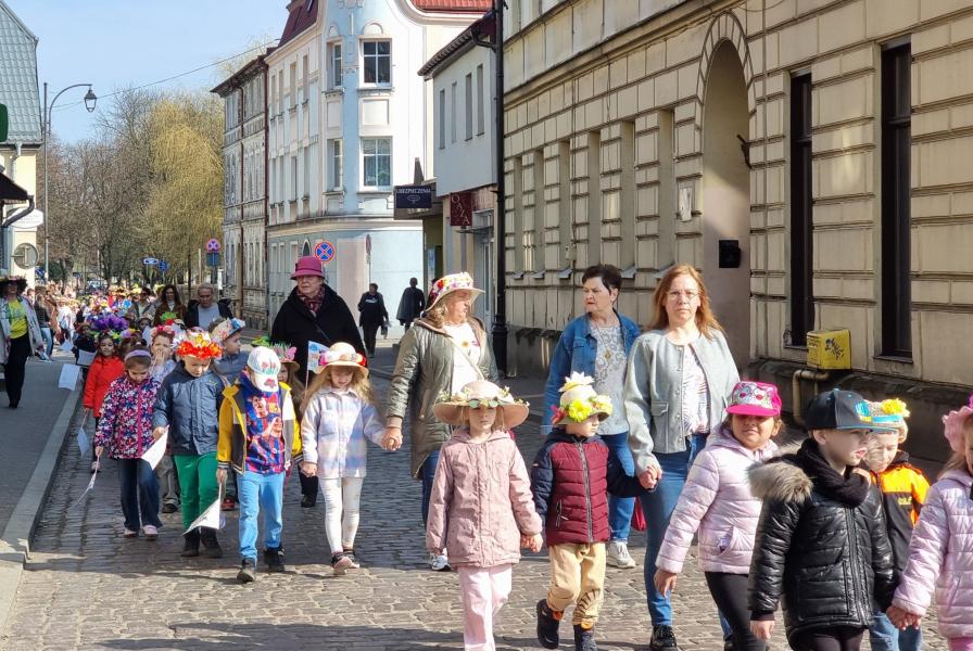 Białogardzka Parada Kapeluszy – radosne powitanie wiosny!