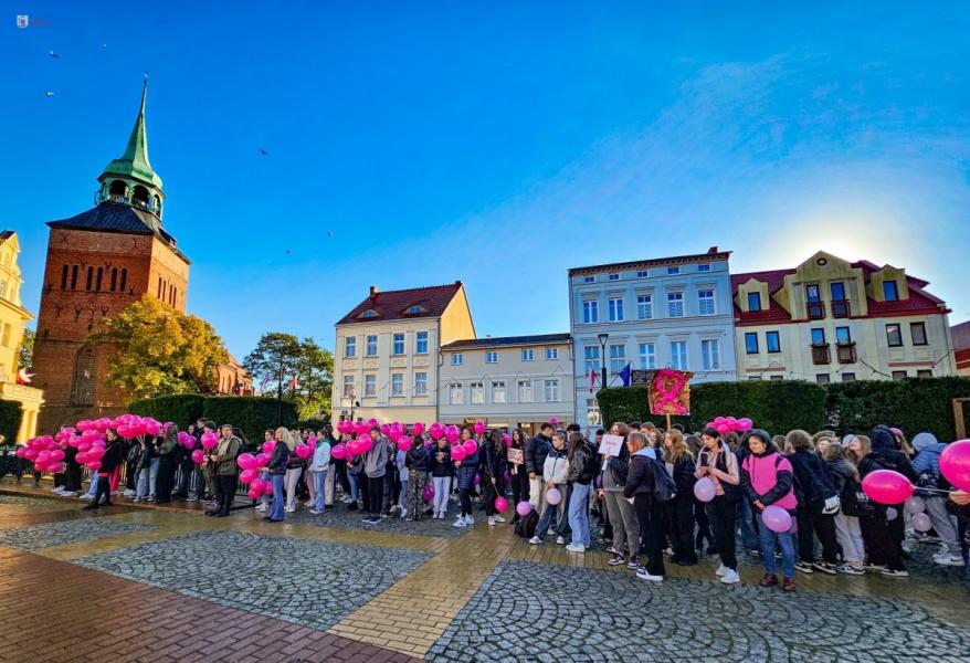 WYŁĄCZ RAKA  Różowy Marsz w Białogardzie