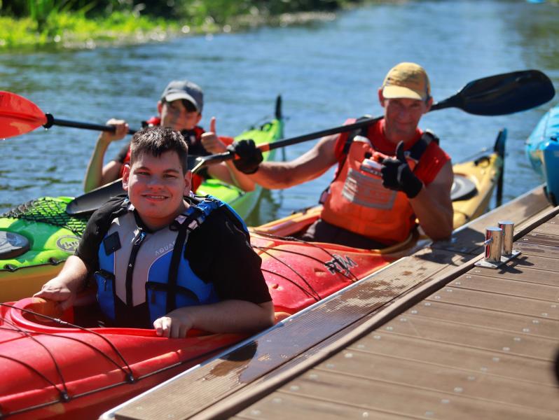 Płynęli, by pomóc Mauro – 12-godzinny maraton kajakowy na Parsęcie