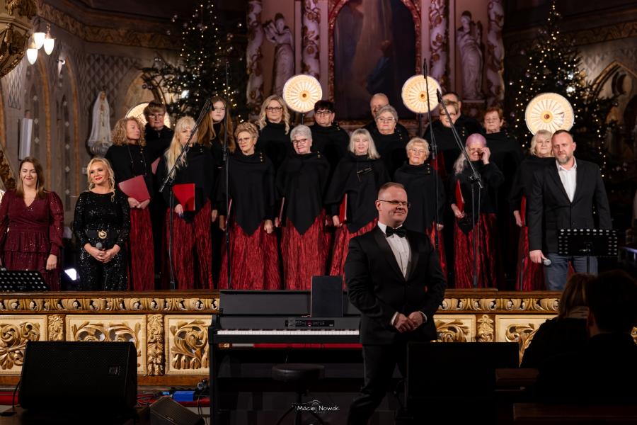 XIII Charytatywny Koncert Bożonarodzeniowy w Białogardzie – Wspaniała inicjatywa na rzecz 4-letniej Agnieszki