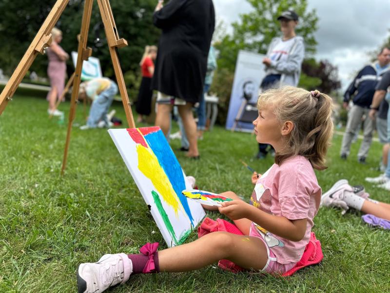 Plener Malarski w Białogardzie – miasto pełne kolorów i twórczej energii