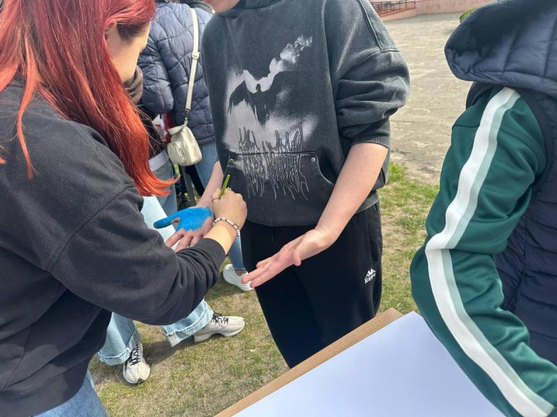 Marsz dla Autyzmu – Białogard w niebieskich barwach świadomości