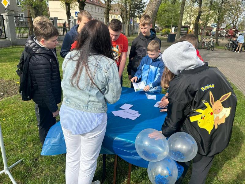 Marsz dla Autyzmu – Białogard w niebieskich barwach świadomości