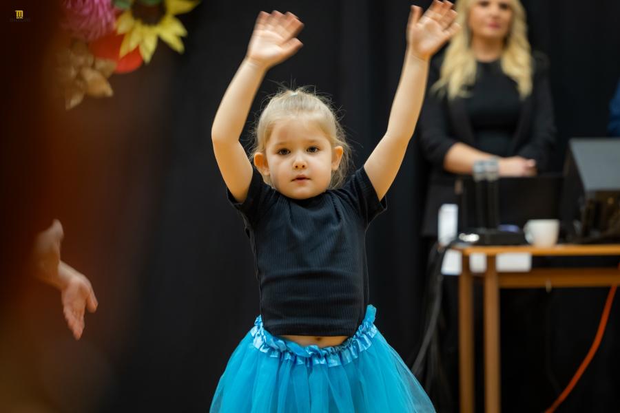 Dziecięcy talent w hołdzie seniorom – wzruszające spotkanie pokoleń