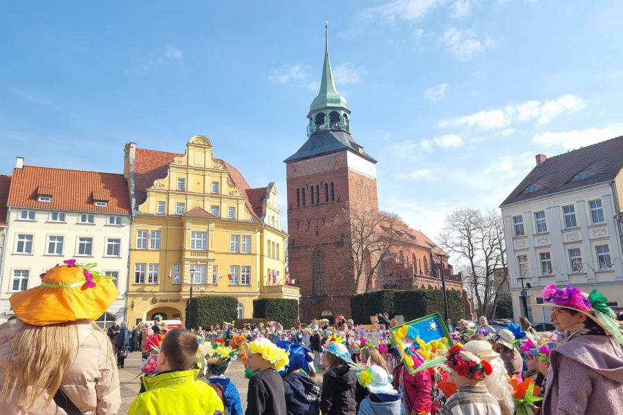 Białogardzka Parada Kapeluszy – radosne powitanie wiosny!