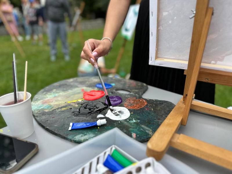 Plener Malarski w Białogardzie – miasto pełne kolorów i twórczej energii