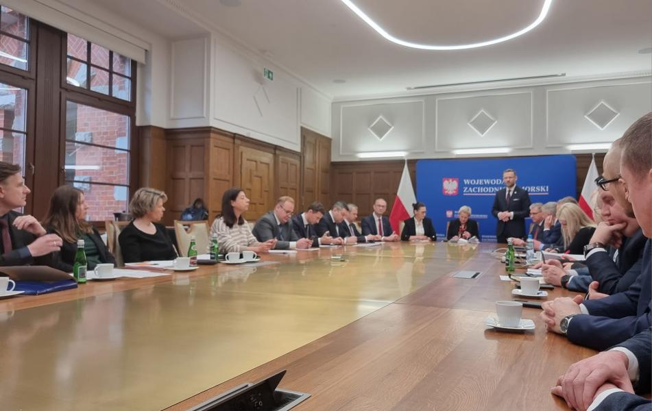Spotkanie w Urzędzie Wojewódzkim w Szczecinie w sprawie bezpieczeństwa energetycznego. 