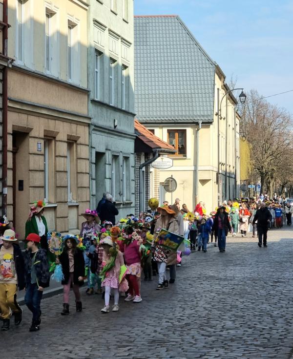 Białogardzka Parada Kapeluszy – radosne powitanie wiosny!