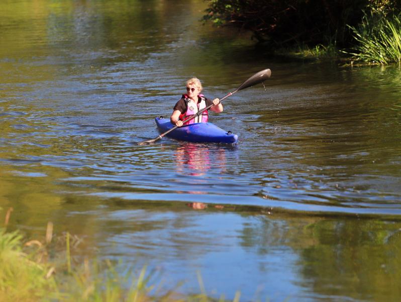 Płynęli, by pomóc Mauro – 12-godzinny maraton kajakowy na Parsęcie