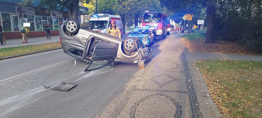 Zderzenie dwóch samochodów w Białogardzie na ul. Dworcowej 