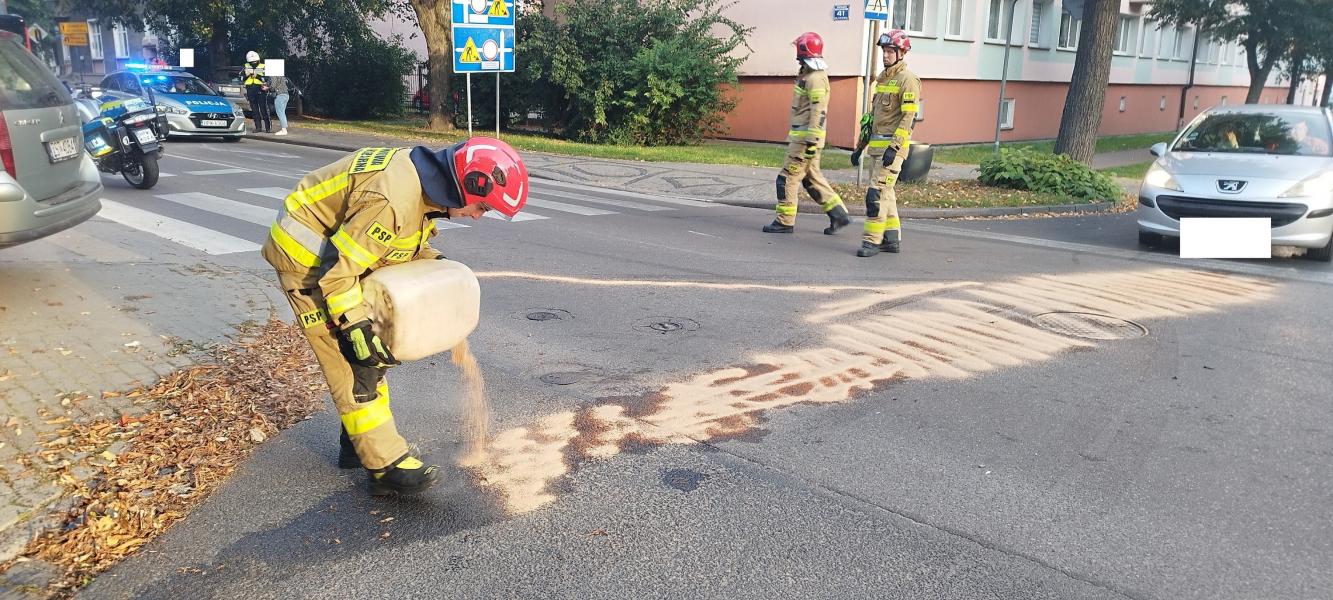 Zderzenie dwóch samochodów w Białogardzie na ul. Dworcowej