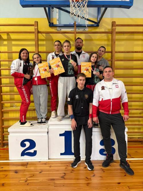 Kolejny udany weekend dla białogardzkich zapaśniczek.