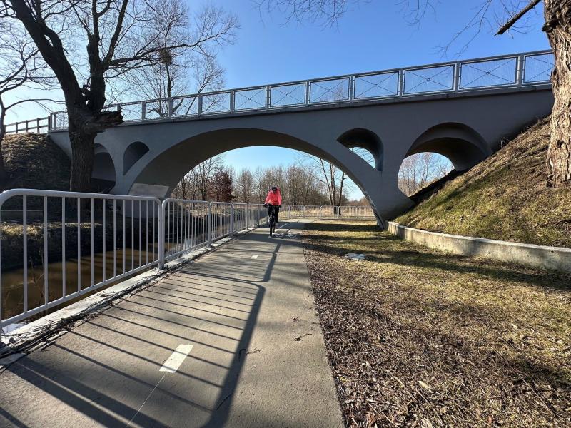Most, który przetrwał epokę – odkryj nową trasę rowerową Pomorza Zachodniego