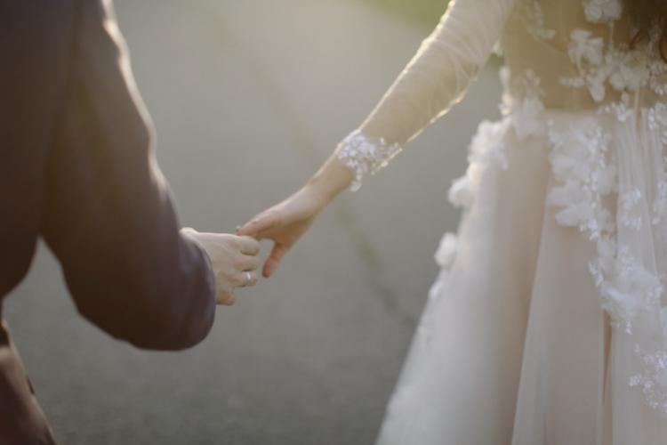 Suknia ślubna Boho – jakie ma cechy charakterystyczne?