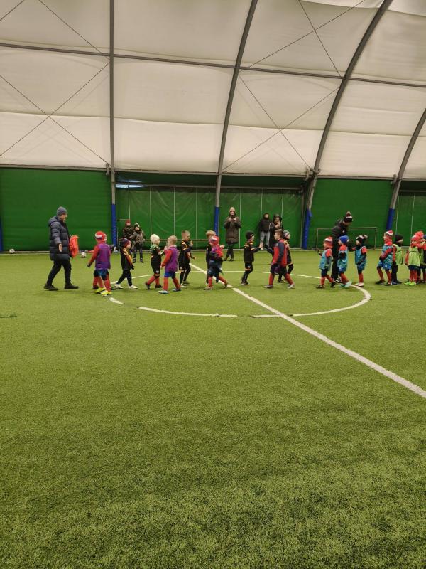 Młodzi piłkarze UKS Unia Białogard rywalizowali w Koszalinie.