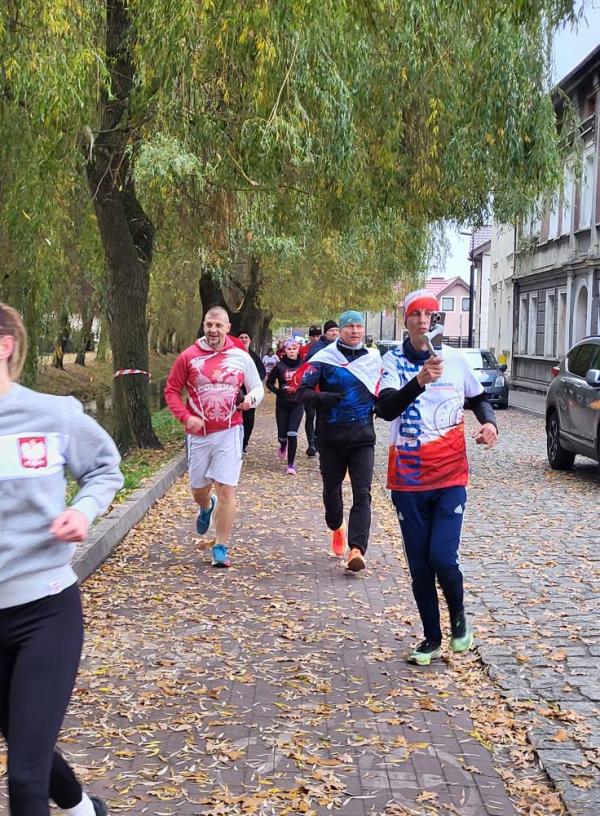 Niepodległość na sportowo – Białogard biegł w biało-czerwonych barwach