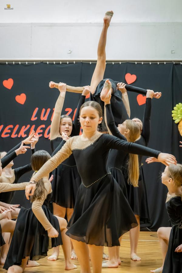 Dziecięcy talent w hołdzie seniorom – wzruszające spotkanie pokoleń