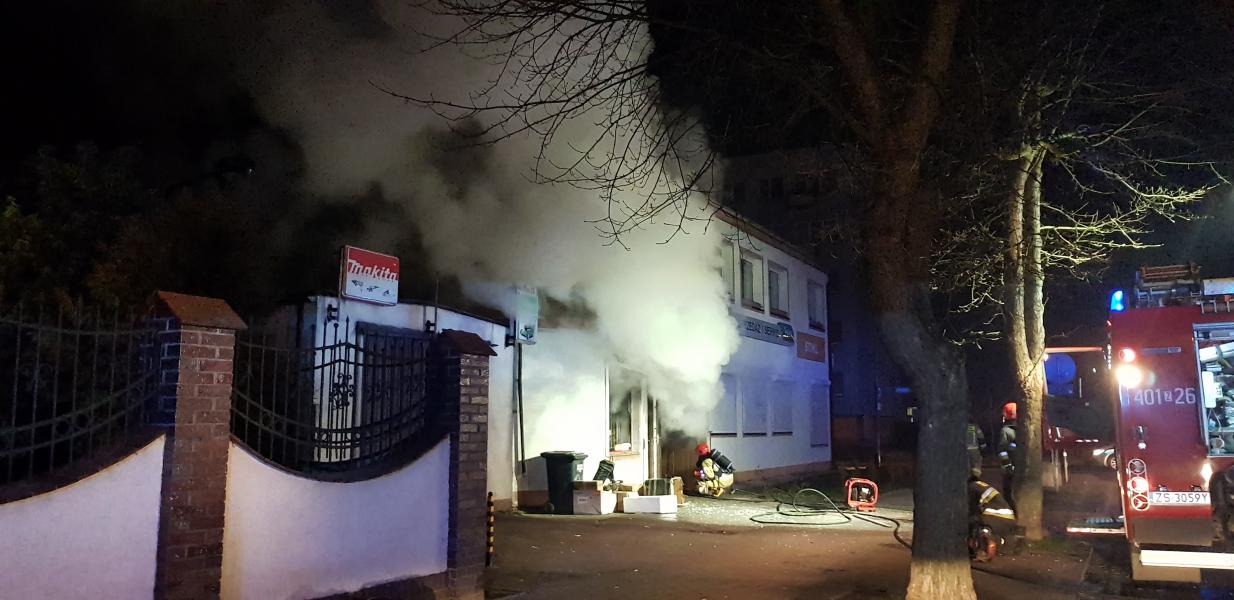 Pożar i wybuch w Białogardzie - 3 osoby w tym policjant w szpitalu.