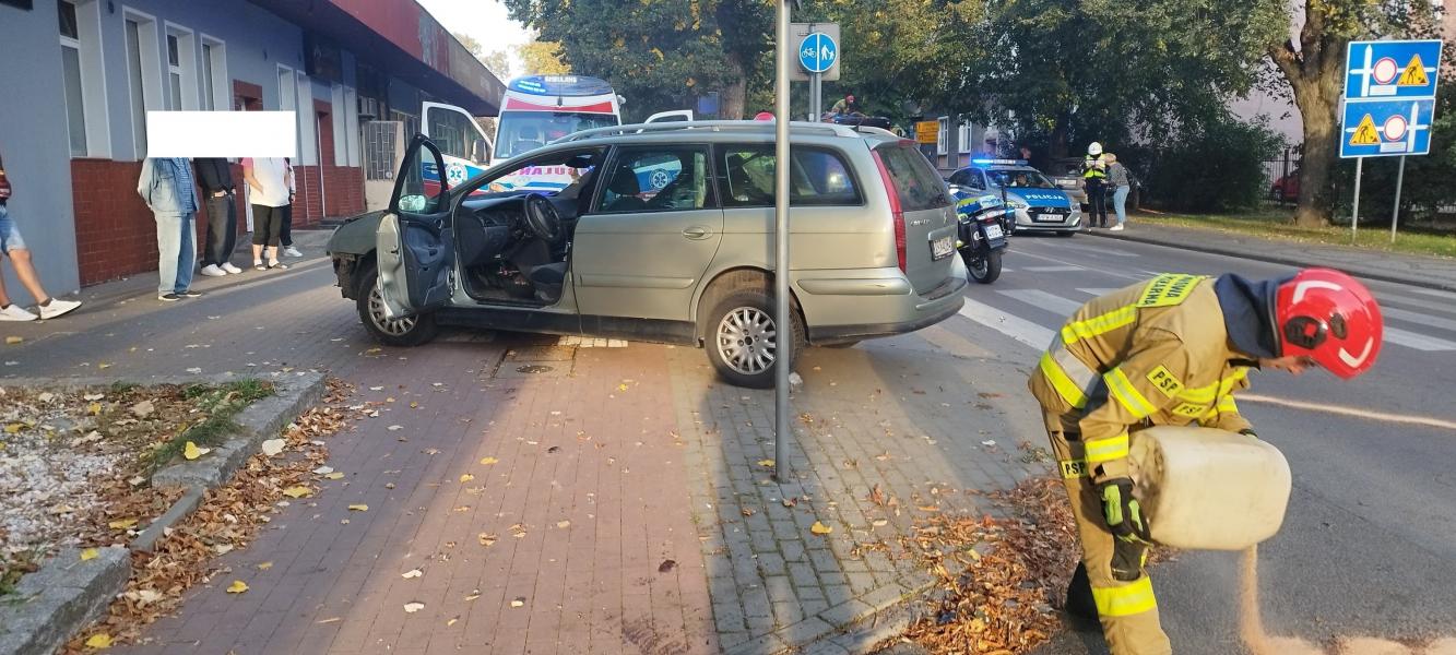 Zderzenie dwóch samochodów w Białogardzie na ul. Dworcowej