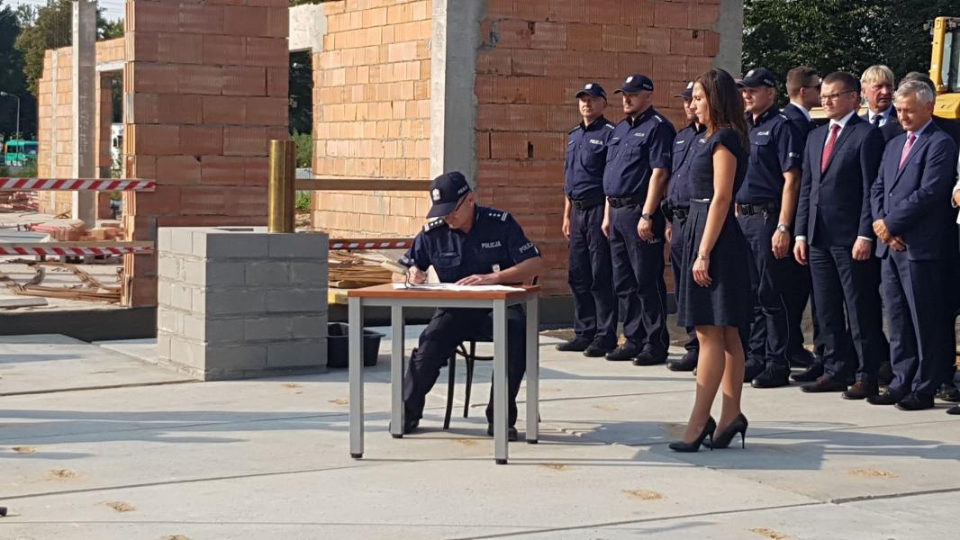 Poświęcenie i wmurowanie aktu erekcyjnego pod budowę nowego komisariatu policji w Białogardzie