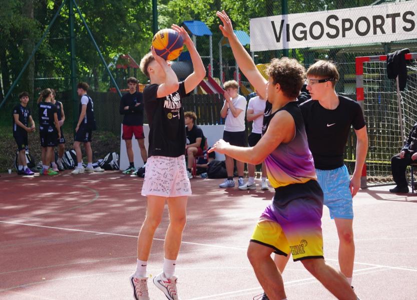 Udany występ młodych koszykarzy Akademii Sportu Mały Kosz w Człuchowie