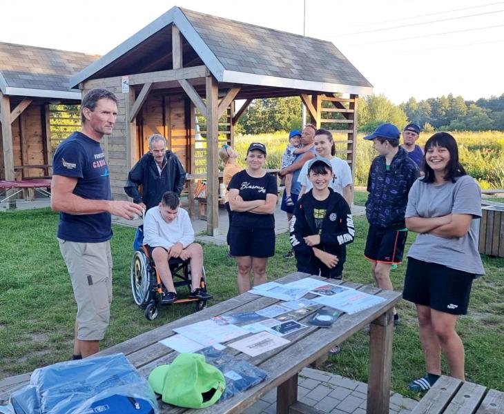 Płynęli, by pomóc Mauro – 12-godzinny maraton kajakowy na Parsęcie