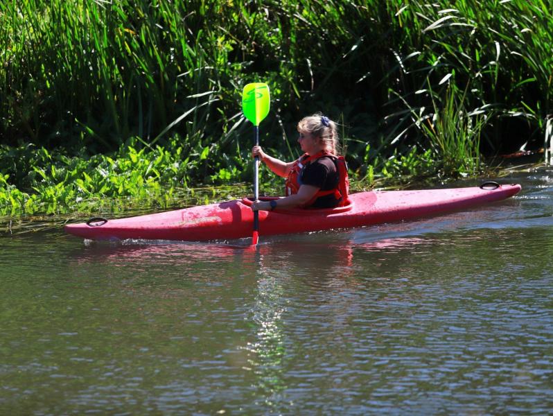 Płynęli, by pomóc Mauro – 12-godzinny maraton kajakowy na Parsęcie