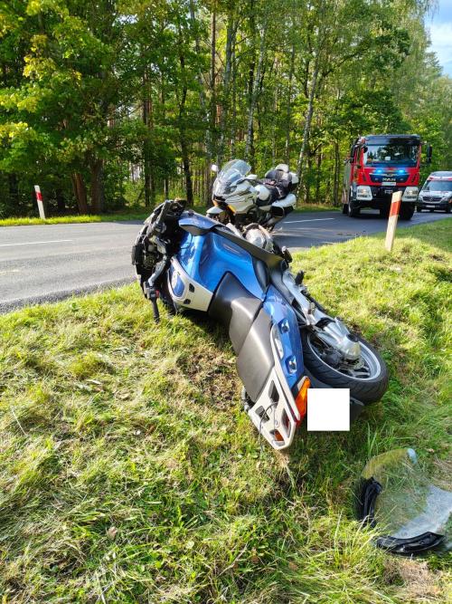 Wypadek drogowy na DW163 w miejscowości Moczyłki