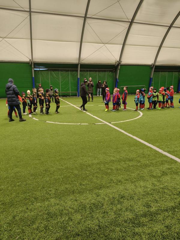 Młodzi piłkarze UKS Unia Białogard rywalizowali w Koszalinie.