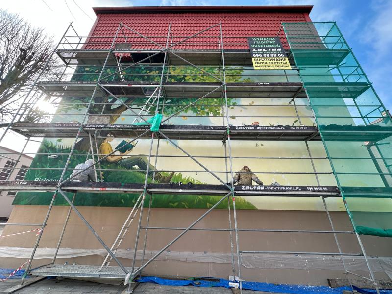 Kolory, które mają znaczenie – mural powstaje przy ul. Kościelnej