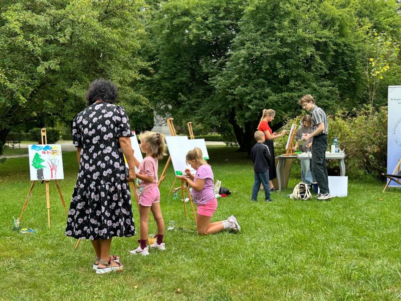 Plener Malarski w Białogardzie – miasto pełne kolorów i twórczej energii